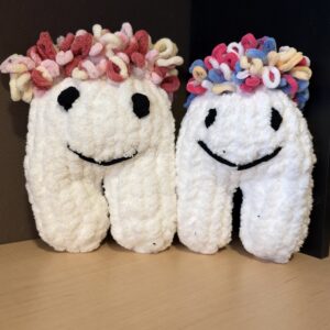 Poppy (right)